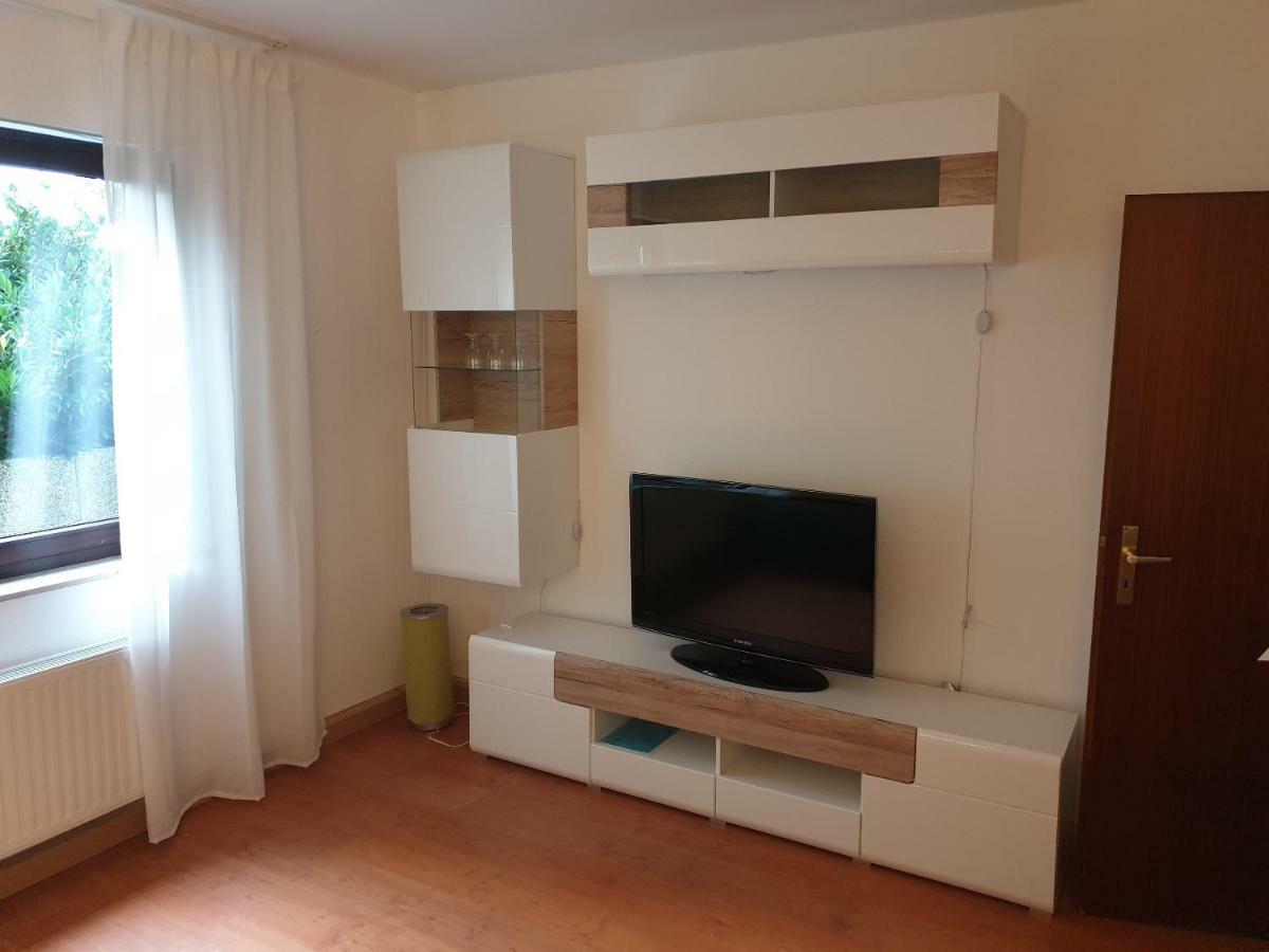 Andinas Ferienwohnung In Ruhiger Lage Direkt Am Wald Wilnsdorf Esterno foto