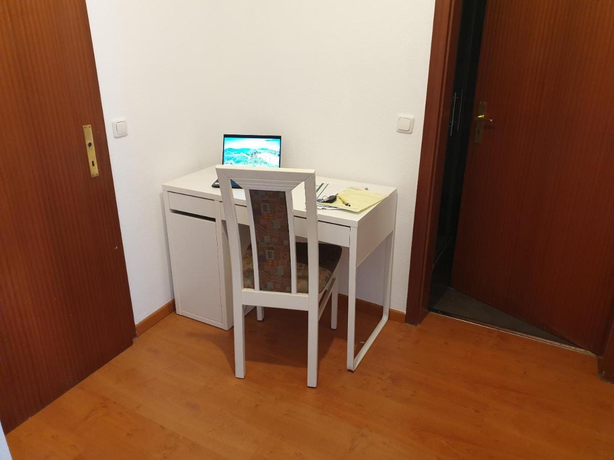 Andinas Ferienwohnung In Ruhiger Lage Direkt Am Wald Wilnsdorf Esterno foto